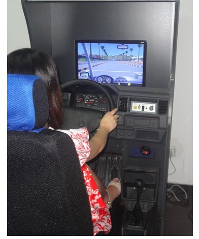 汽车驾驶模拟器