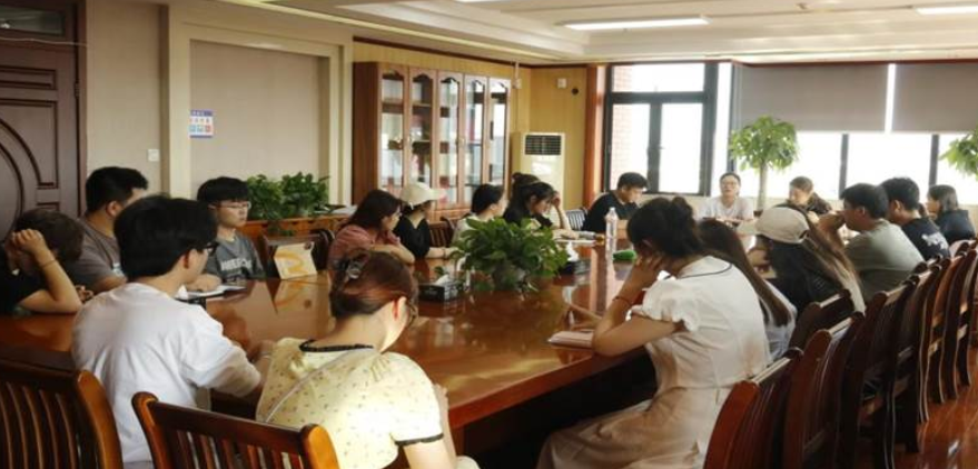 中国语言文学学院班委交流座谈会